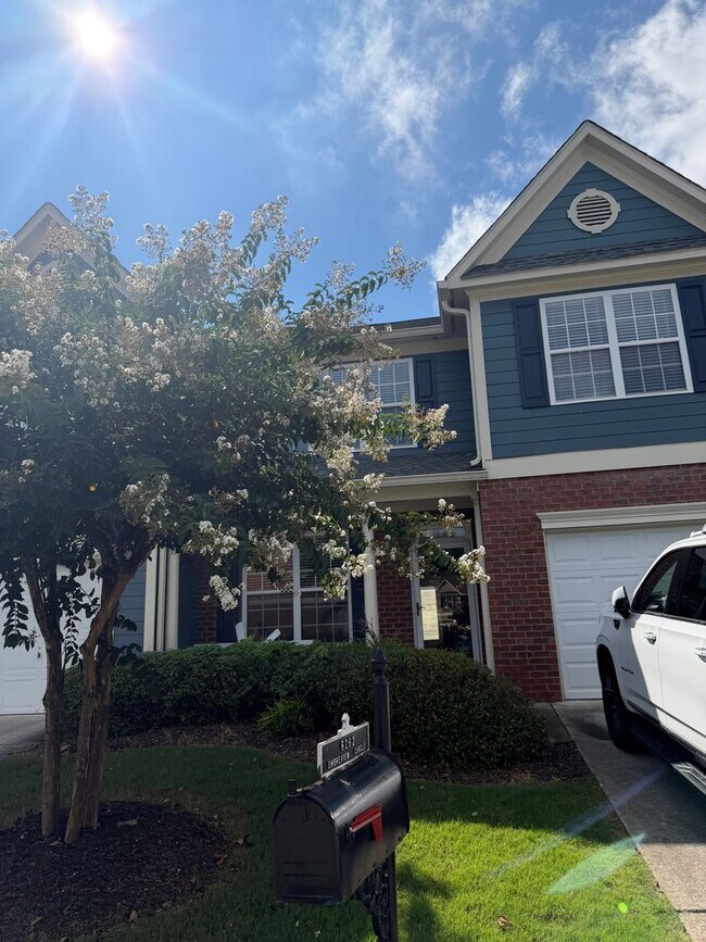 Foto del edificio - 6262 Shoreview Cir