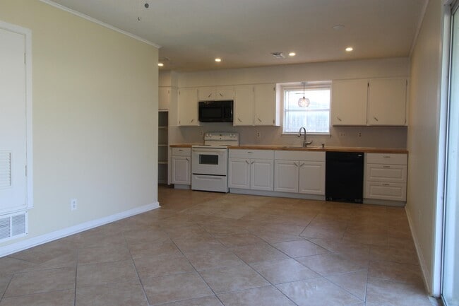 Building Photo - 3303 Brookbend Dr