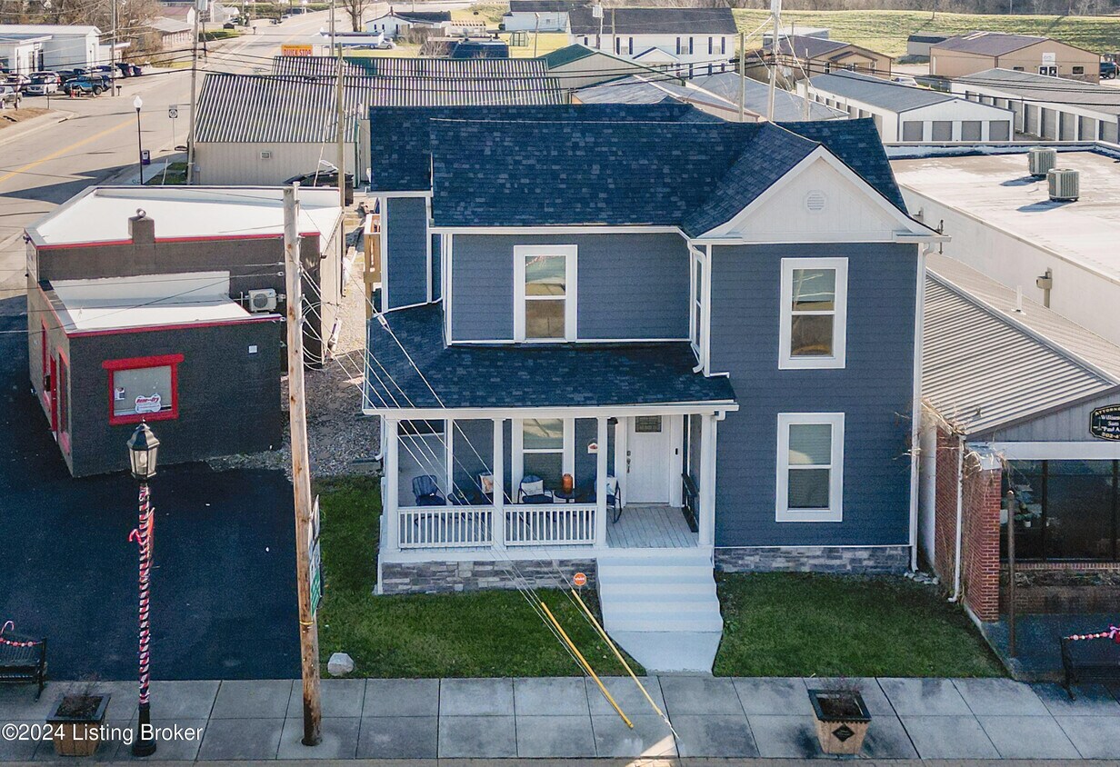 92 E Main St Unit 2, Taylorsville, KY 40071 Room for Rent in