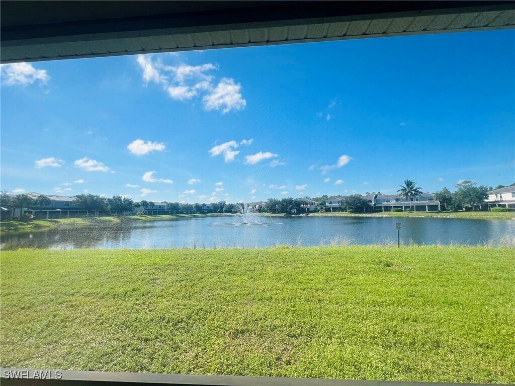 Foto del edificio - 14780 Sutherland Ave