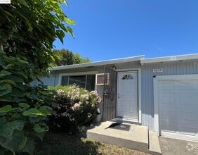 Building Photo - 3619 De Ovan Ave