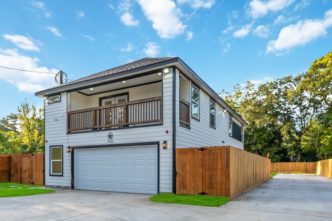 Building Photo - 7652 Fawnridge Dr