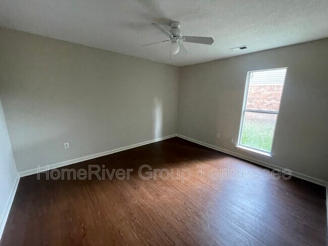 Foto del edificio - 856 Grant Dr