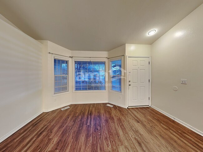 Foto del edificio - 7894 W Whittaker Street