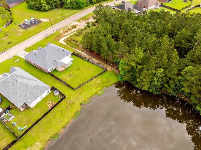 Foto del edificio - 26286 Poplar Glen Dr