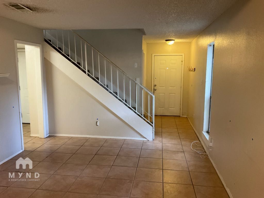 Building Photo - 2300 Berkett Dr