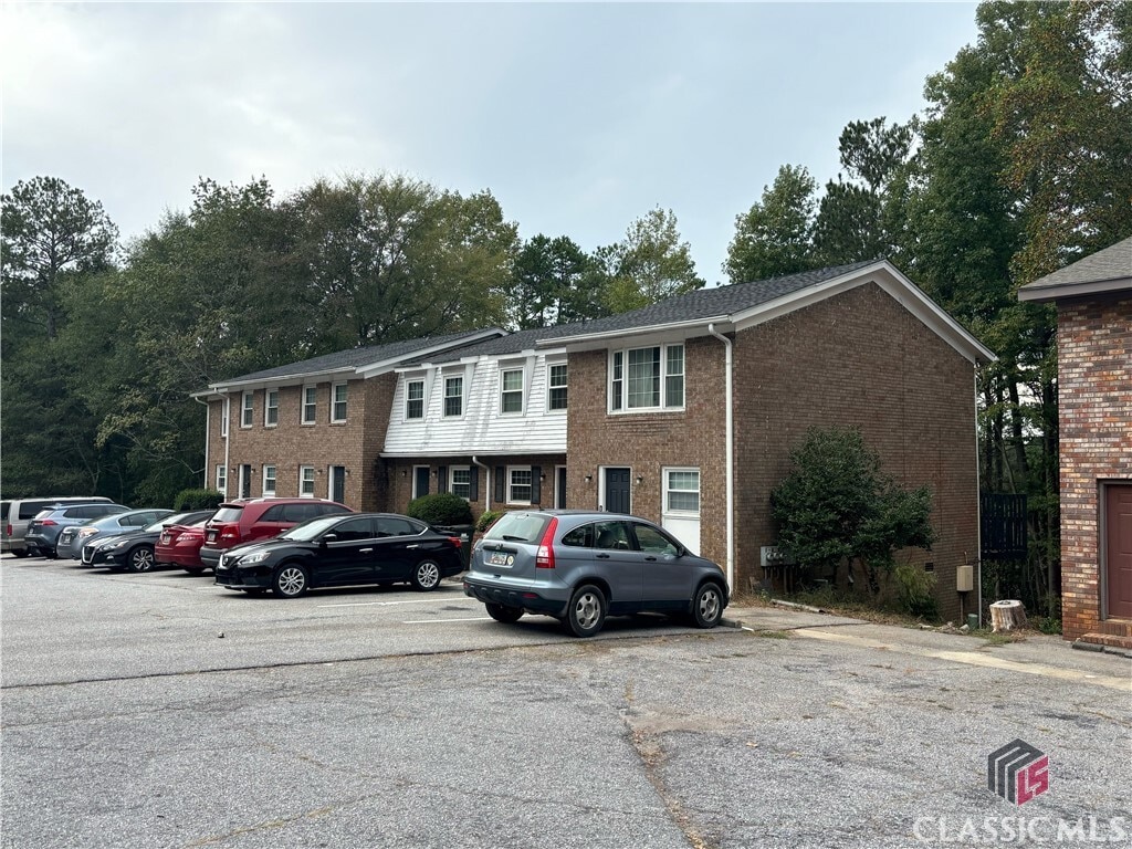Primary Photo - 180 Chalfont Ln