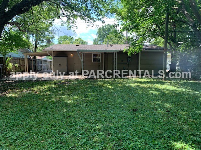 Foto del edificio - 4716 E 32nd St