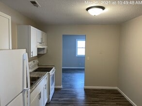 Building Photo - 1009 N 5th St