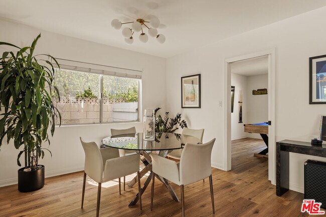 Foto del edificio - 4442 Beeman Ave