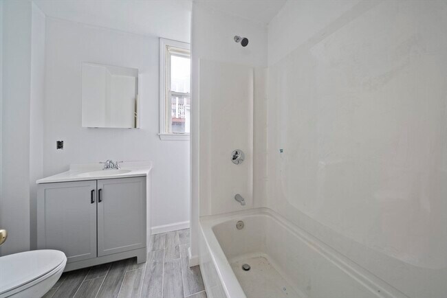 Foto del edificio - 53 Newbury Ave