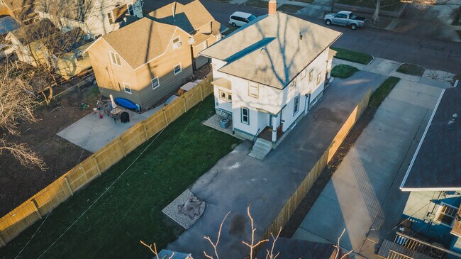 Foto del edificio - 419 N French Ave