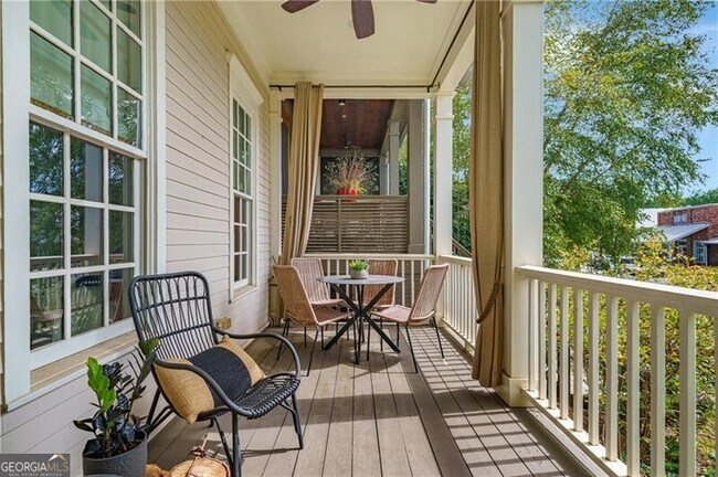 Building Photo - 10663 Serenbe Ln