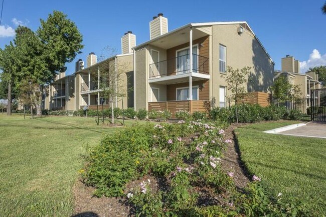 Foto del edificio - 7100 Smiling Woods Ln