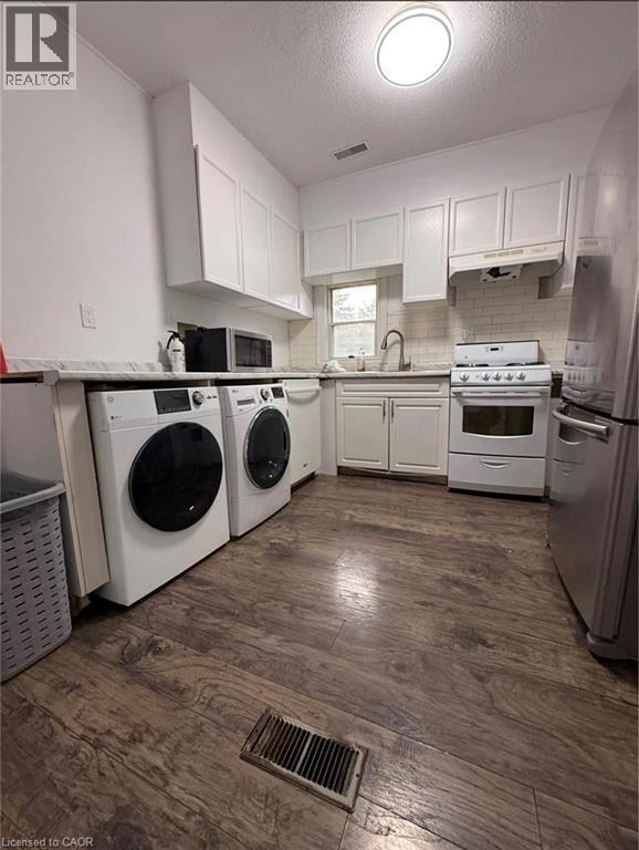 Building Photo - 374 Laurel St