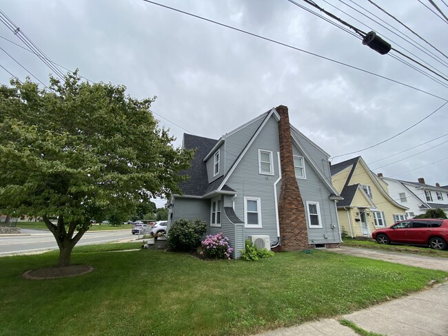 Foto del edificio - 61 Warwick Ave