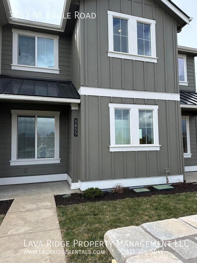 Building Photo - 3853 NE Eagle Rd