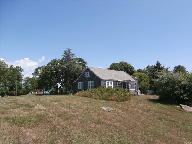 Building Photo - 780 Aquaview Ave