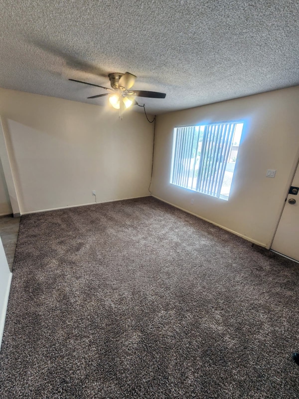 Foto del edificio - 1041 N Mesa Dr