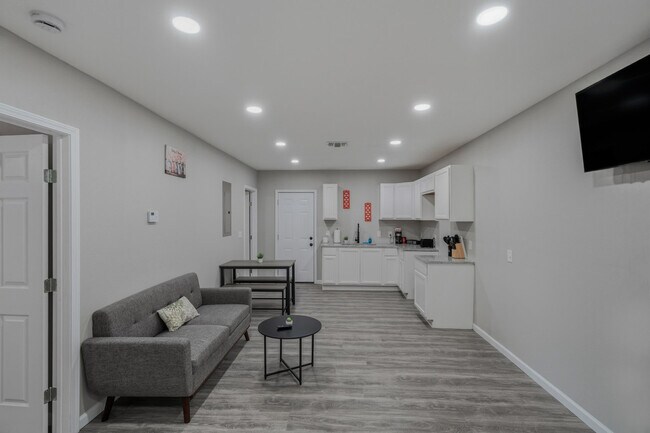 Foto del edificio - 2306 E Houston St