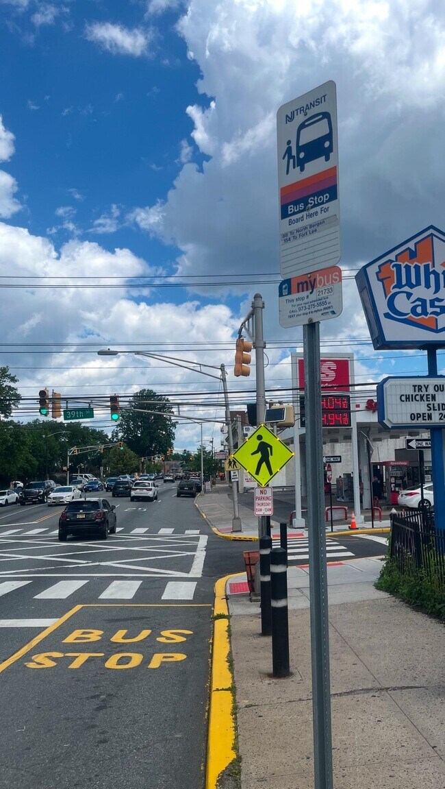 Foto del edificio - 630 37TH St
