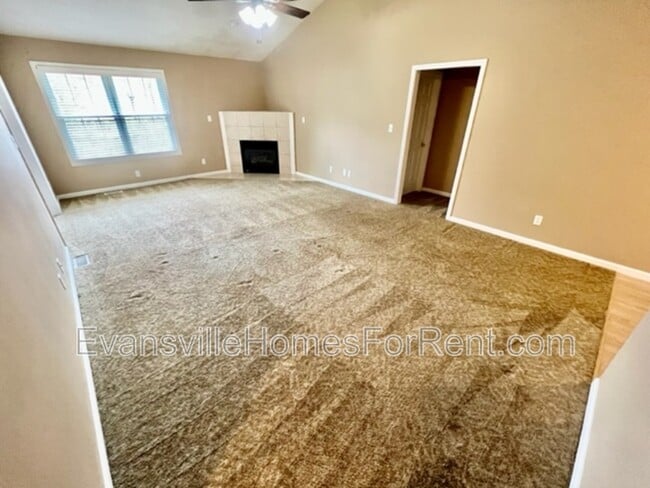 Building Photo - 4035 Pine Dr