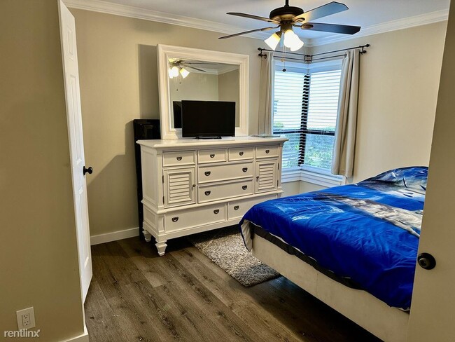 Building Photo - 3 br, 2 bath House - 3689 Cocoplum Cir # 3533