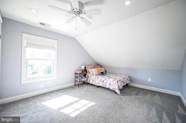 Foto del edificio - 2314 N Kenmore St