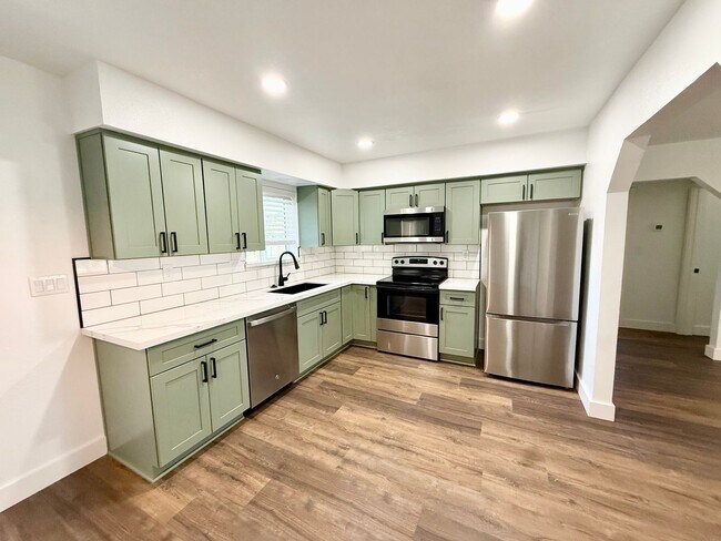 Foto del edificio - Newly Remodeled 2 bed 1 bath!