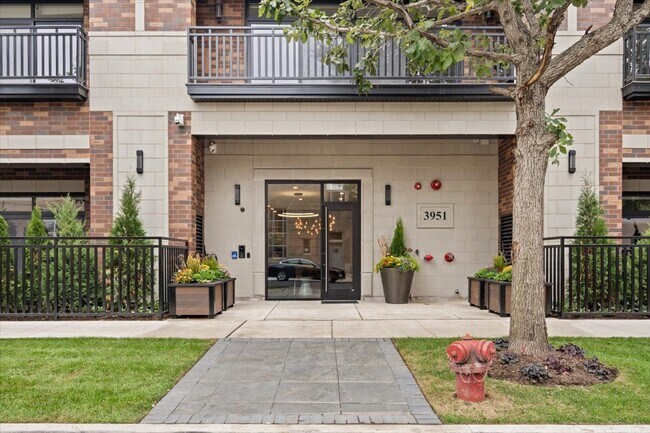 Foto del edificio - 3951 N Wayne Ave