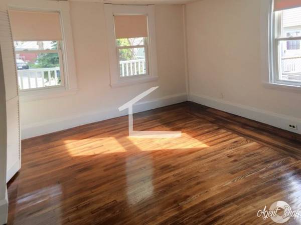 Building Photo - 9 Griggs Pl