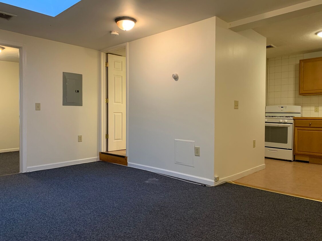 Foto principal - 12-14 East Hoosac Street