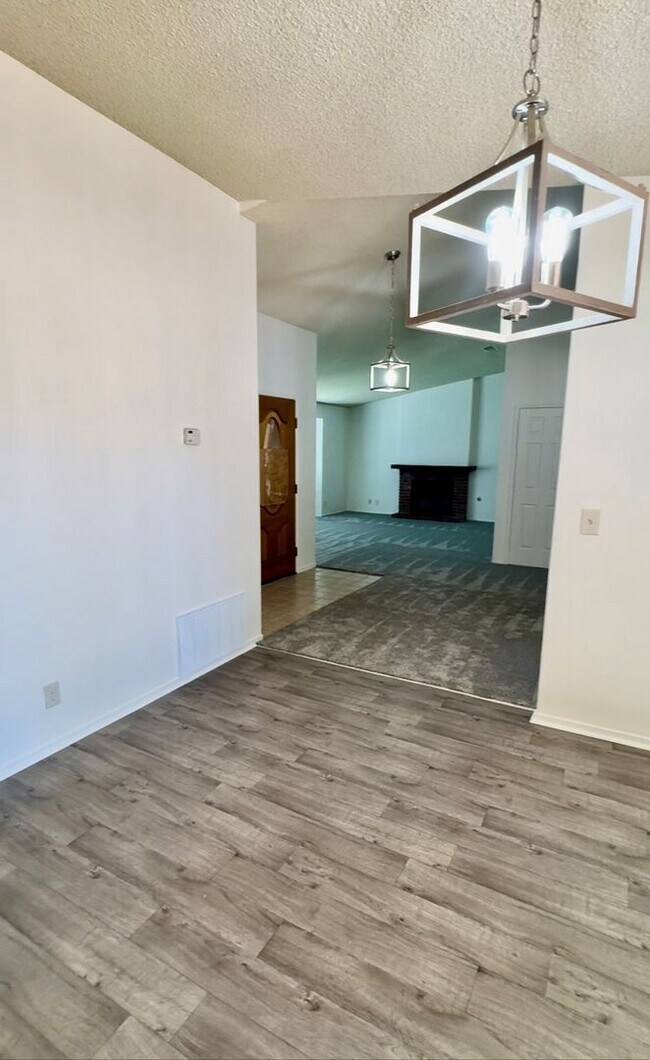 Building Photo - Coming Soon-Located in the Heart of Tehachapi!