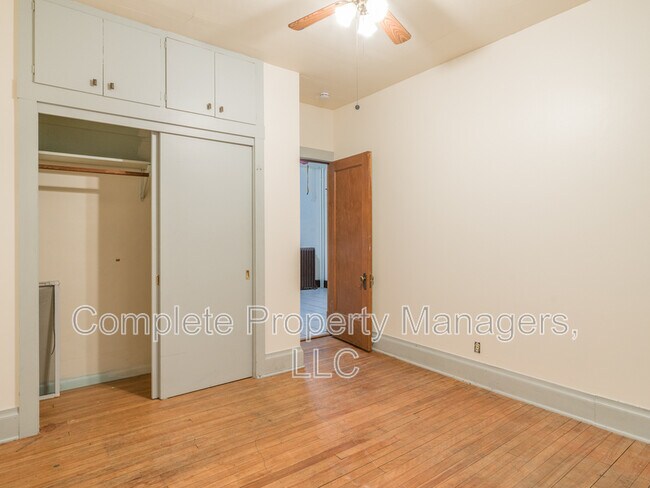 Foto del edificio - 102 E 4th St