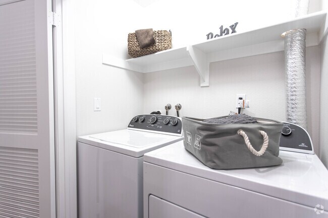 2HAB, 2BA-1313 ft² - Oasis at Lake Encino