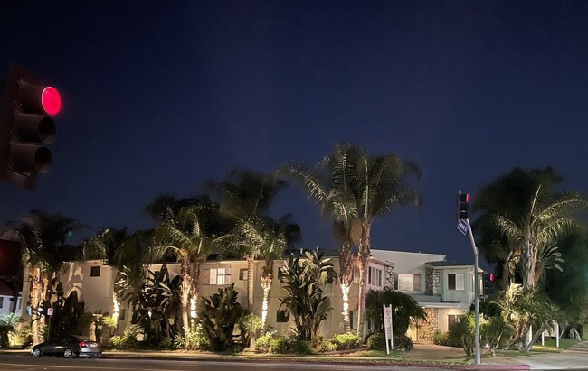 Building at night - 14065 Moorpark St