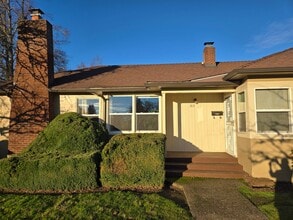 Building Photo - 1515 Mill St SE