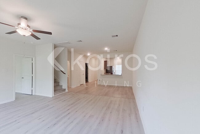 Building Photo - 10631 Hillside Creek Dr