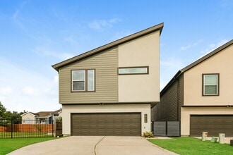 Building Photo - 18342 W Centro Cir