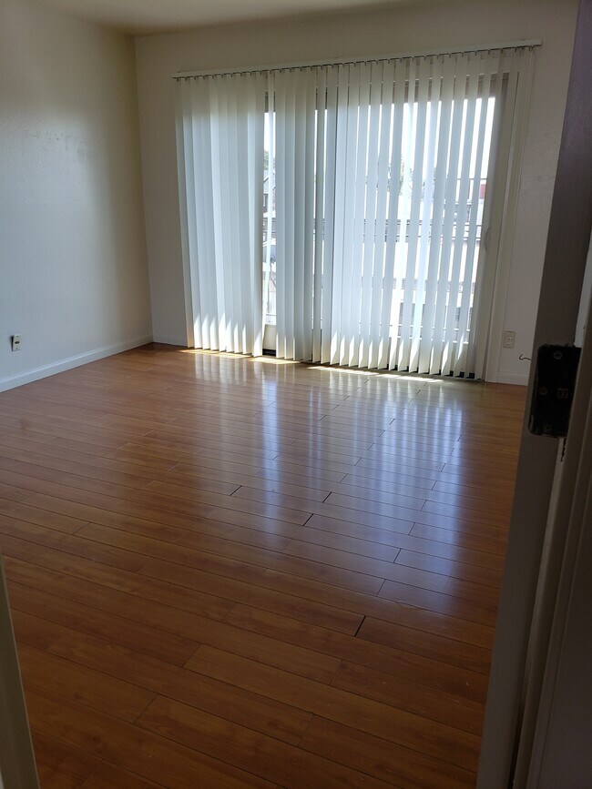 Foto del edificio - 2308 Warring St