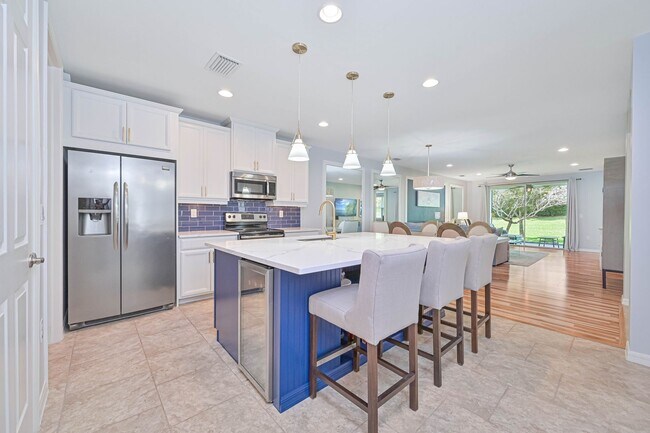 Foto del edificio - NOW AVAILABLE - Villa in Naples Reserve!!