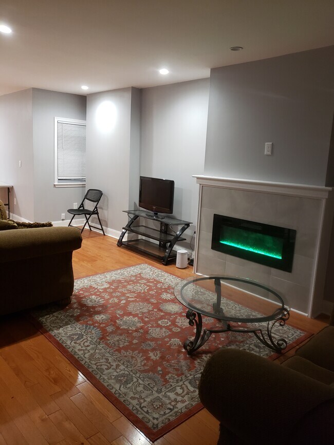 Foto del edificio - 1645 N Newkirk St