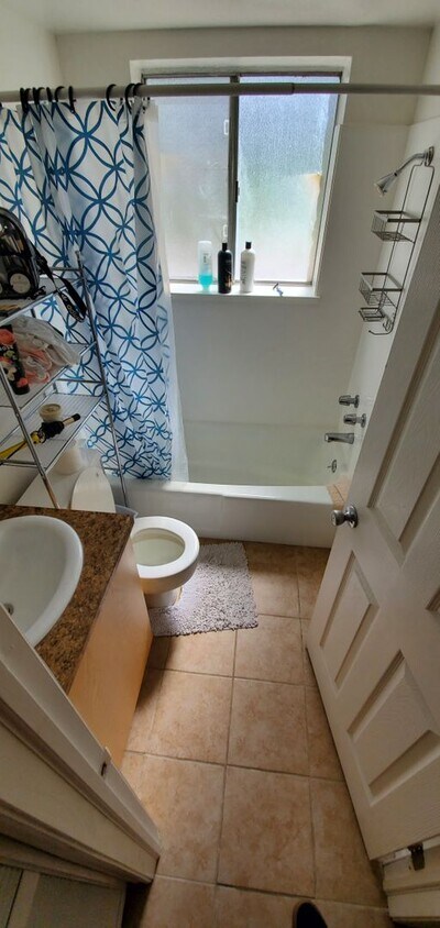 Building Photo - Contract Sale! 1 bed, 1 bath apartment south of BYU