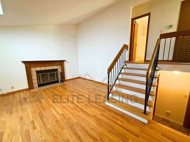 Building Photo - 5611 SW 36th Terrace
