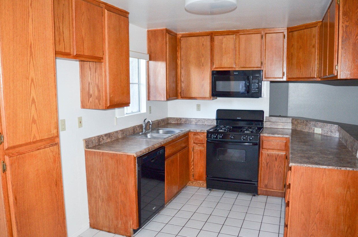 Foto principal - 1200 Gaviota Ave
