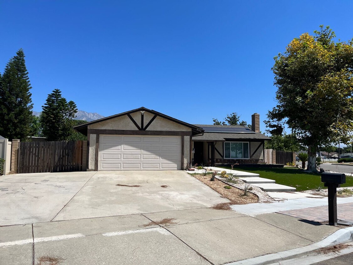 Foto principal - Beautiful Home in Rancho Cucamonga
