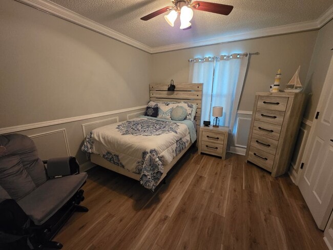 Building Photo - 2430 Canopy Dr