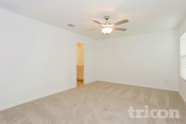 Foto del edificio - 15228 Dance Hall Dr