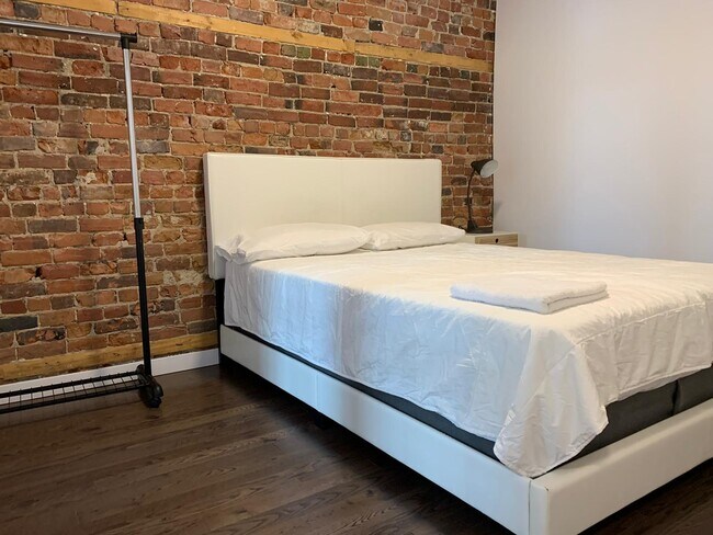 Photo du bâtiment - 4833 Rue Saint-Urbain