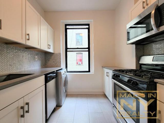 Foto principal - 1 bedroom in ASTORIA NY 11103